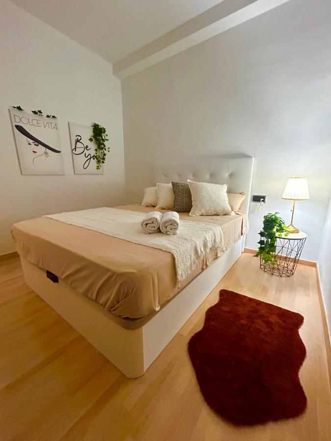 Room Con Bano Privado Sagrada Familia Барселона Екстер'єр фото